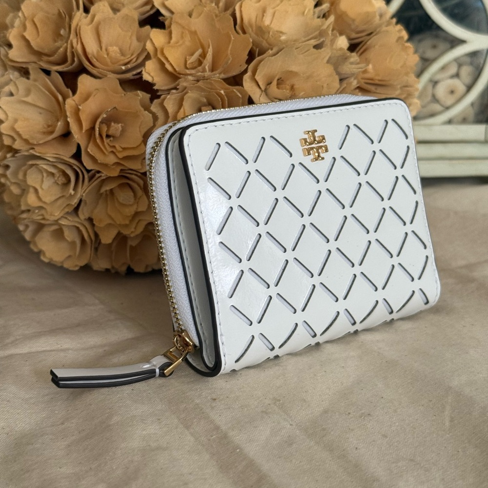 New Tory Burch Emerson bifold wallet, optic white / gold hardware